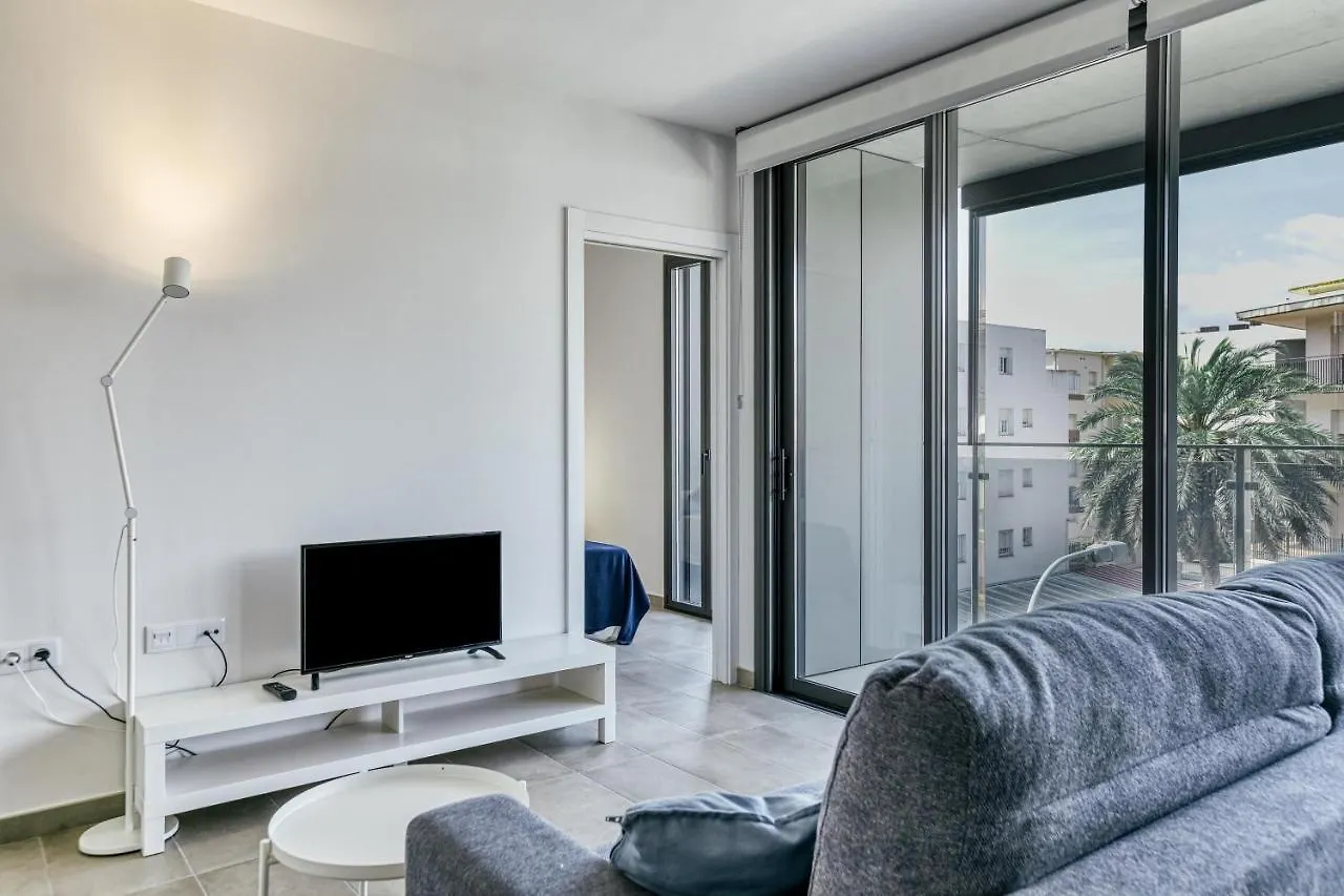Pelosa Apartment Roses
